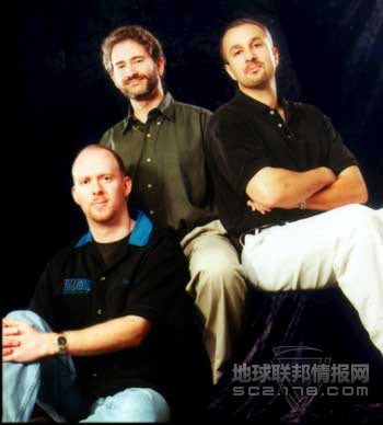 左起:Pearce、Morhaime、Adham